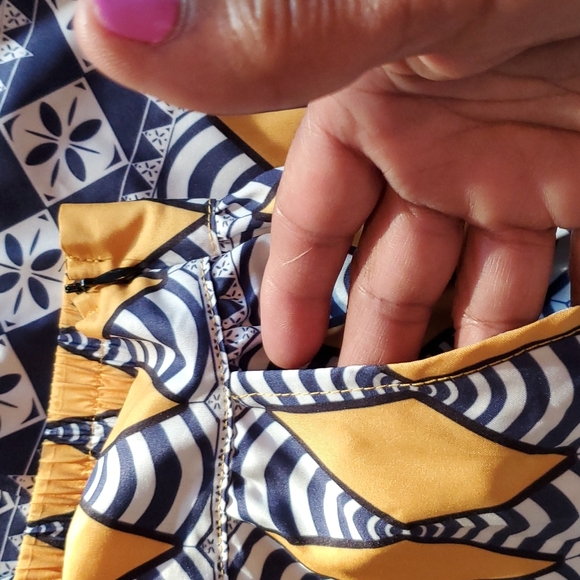 Women's Pants - Picture 11 of 12